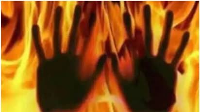 പരീക്ഷക്കിടെ വസ്ത്രമഴിപ്പിച്ച് അധ്യാപികയുടെ പരിശോധന; മനംനൊന്ത് തീകൊളുത്തി ആത്മഹത്യക്ക് ശ്രമിച്ച് പെണ്‍കുട്ടി