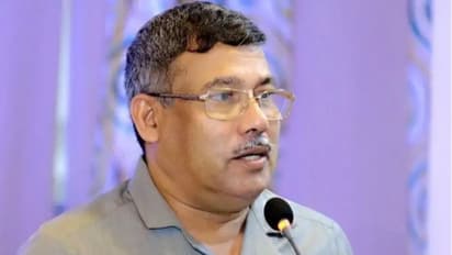 ദുബായ് കെഎംസിസി പ്രസിഡന്റ് ഇബ്രാഹിം എളേറ്റിലിനെ ഭാരവാഹിത്വത്തില് നിന്ന് നീക്കി; നടപടിയെടുത്തത് ലീഗ് നേതൃത്വം