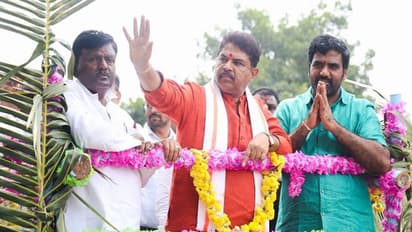 ರಾಯಚೂರು: ಅರಕೇರಾದಲ್ಲಿ ಸಚಿವ ಅಶೋಕ್ ಗ್ರಾಮ ವಾಸ್ತವ್ಯ, ಕುಂಭ, ಕಳಸ ಹೊತ್ತ ಮಹಿಳೆಯರಿಂದ ಸ್ವಾಗತ