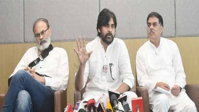 జగన్ సర్కార్ లో వికేంద్రీకరణ ఎక్కడుంది?పవన్ కళ్యాణ్ ఫైర్