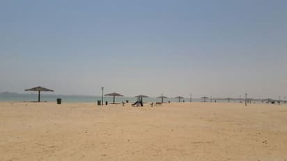 ഫുട്ബോള് ആരാധകര്ക്കായി അണിഞ്ഞൊരുങ്ങി ഖത്തര്; നവീകരിച്ച എട്ട് ബീച്ചുകള് നവംബര് ഒന്നിന് തുറക്കും