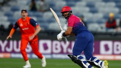 വെടിക്കെട്ട് മറന്നു; നെതര്ലന്ഡ്സിനെതിരെ യുഎഇയ്ക്ക് 111 റണ്സ് മാത്രം