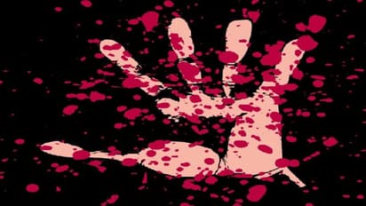 প্রকাশ্য রাস্তায় বয়ে যাচ্ছে টাটকা রক্ত! মেদিনীপুরের তমলুকে হাড়হিম করা ঘটনা