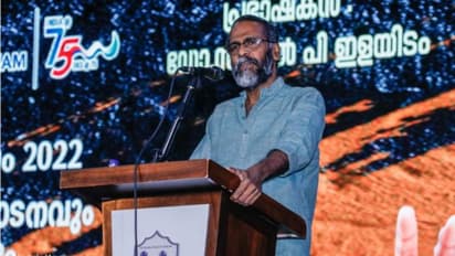 ബഹ്റൈനില് കേരളീയ സമാജം സാഹിത്യ വേദി ഡോ. സുനില് പി ഇളയിടം ഉദ്ഘാടനം ചെയ്തു