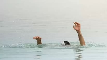 ஆற்றில் அடித்து செல்லப்பட புதுமண தம்பதி.. நீரில் மூழ்கி பலி… திருமணமான ஒரே மாதத்தில் சோகம்!!