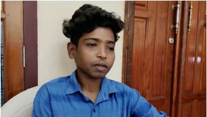 'കരയാന് തോന്നുന്നില്ല, ഇതിനപ്പുറം ഇനി വേദനകളില്ല'; ഒരിക്കല് കൂടി വൃക്ക മാറ്റിവയ്ക്കാന് സഹായം തേടി വിഷ്ണു