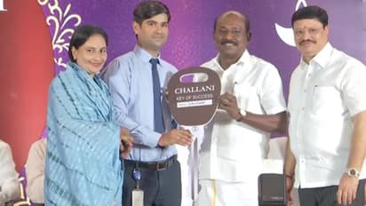 इस बिजनेसमैन ने अपने स्टाफ को बांटी 10 कारें और 20 बाइक, दिवाली गिफ्ट पाकर खुशी से झूम उठे कर्मचारी