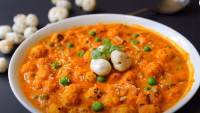 Diwali Recipe:इस दिवाली बनाए मटर मखाने की सब्जी, स्वाद ऐसा की चाट जाएंगे उंगलियां, देखें रेसिपी