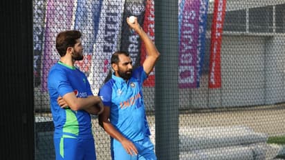 ஷமி Bhai, உங்களோட சீம் பவுலிங்கிற்கு நான் பெரிய ரசிகன்.! ஷாஹீன் அஃப்ரிடி - ஷமி உரையாடல்.. வைரல் வீடியோ