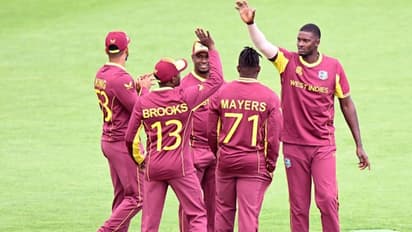 2 ಬಾರಿಯ T20 World Cup ಚಾಂಪಿಯನ್ ವಿಂಡೀಸ್ ಅರ್ಹತಾ ಸುತ್ತಿನಲ್ಲೇ ಔಟ್, ಸೋಷಿಯಲ್ ಮೀಡಿಯಾದಲ್ಲಿ ರೋಸ್ಟ್..!