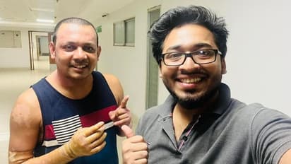 সারা গায়ে নতুন চামড়া নিয়ে নতুন জীবনে অগ্নিদগ্ধ রনি, মুখে যুদ্ধজয়ের হাসি