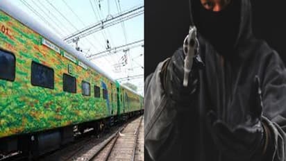 রাতের অন্ধকারে ট্রেন ছাড়ার সঙ্গে সঙ্গে হুড়মুড়িয়ে উঠে পড়ল ডাকাতের দল, দুরন্ত এক্সপ্রেসে আতঙ্কে যাত্রীরা 