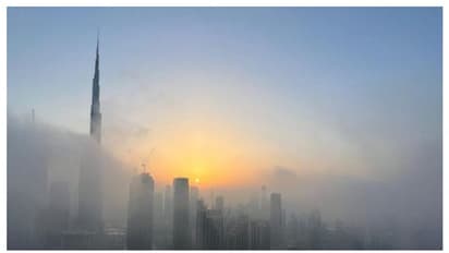 യുഎഇയില്‍ കനത്ത മൂടല്‍മഞ്ഞ്; റെഡ്, യെല്ലോ അലര്‍ട്ടുകള്‍ പ്രഖ്യാപിച്ചു