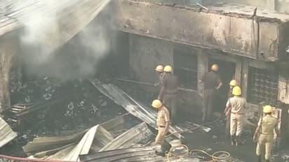 ফের কলকাতা অগ্নিকাণ্ড, তপসিয়ার ঘিঞ্জি এলাকায় জুতোর কারখানায় আগুন