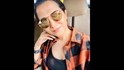 Dhivya dharshini : சட்டையில் பல அர்த்தம் சொல்லும் விஜய் டிவி டிடி...க்யூட் போட்டோஸ் இதோ 