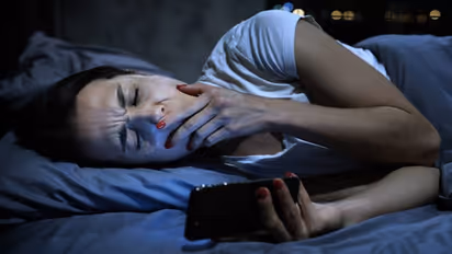 തണുപ്പുകാലമാണെങ്കിലും ഉറക്കം ശരിയാകാതെ വരുന്നോ? ഇക്കാര്യങ്ങള്‍ ചെയ്തുനോക്കൂ...