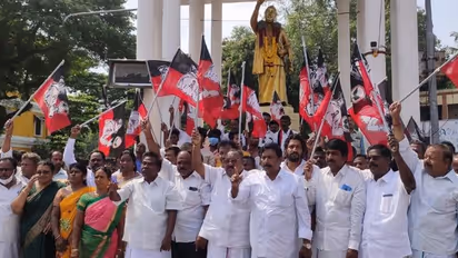 உகாண்டா அதிபரையும் மிஞ்சிவிட்டார் மு.க. ஸ்டாலின்; எடப்பாடிக்கு ஆதரவாக புதுச்சேரி அதிமுக போராட்டம்!!