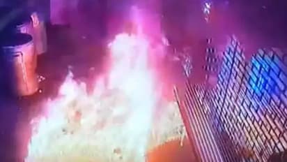 ചിക്കൻ ബിരിയാണി നൽകാത്തതിന് റെസ്റ്റോറന്റിന് തീയിട്ടു, ന്യൂയോർക്കിൽ 49 കാരൻ അറസ്റ്റിൽ