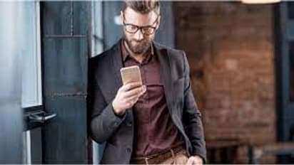 అబ్బాయిలు ఫోన్ ఎక్కువగా వాడుతున్నారా... ఈ సమస్య బారిన పడినట్లే?