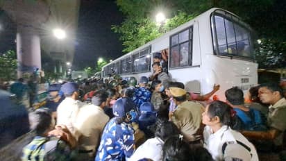 కోల్కతాలో ఉద్రిక్తత.. అర్ధరాత్రి వరకు టెట్ క్వాలిఫైడ్ అభ్యర్థుల ఆందోళన.. 144 సెక్షన్ విధింపు..