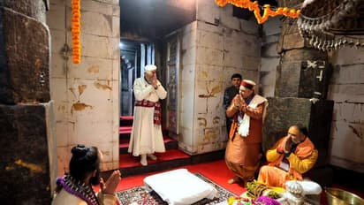 PM मोदी ने की केदारनाथ मंदिर में पूजा-अर्चना, हिमाचली महिलाओं की बुनी हैंड मेड ड्रेस पहनकर निभाया वादा
