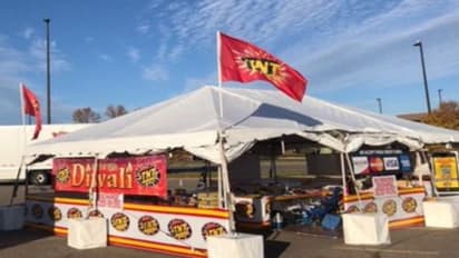 Diwali 2022: 10 फोटो में देखिए अमरीका वाली दीवाली.. भारत में बैन मगर वहां दिल खोलकर छोड़ते हैं पटाखे 