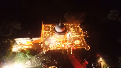 CM योगी के निर्मल गंगा संकल्प को 1.25 लाख दीपों से किया गया मजबूत 'जल दीपावली' से प्रकाशित हुई गंगा की धारा 