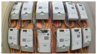 ബാച്ചിലര്‍മാരുടെ 170 താമസസ്ഥലങ്ങളിലെ വൈദ്യുതി ബന്ധം വിച്ഛേദിച്ചു