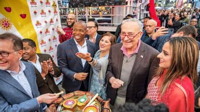 दिल्ली से लेकर न्यूयॉर्क तक दीपोत्सव की तैयारी...10 फोटो में देखें 21अक्टूबर के कुछ खास मूमेंट्स