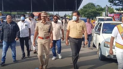 பரனூர் சுங்கச்சாவடியில் அணிவகுத்து செல்லும் பேருந்துகள்; நெரிசல் இருந்தால் சுங்கவரி இல்லையாம்!!