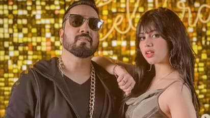 12 साल की बच्ची के साथ 45 साल के मीका सिंह का रोमांटिक वीडियो वायरल, लोगों ने सुनाई खरी-खोटी 