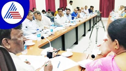 ರೈಲ್ವೆ ಅಧಿಕಾರಿಗಳಿಗೆ ಸಚಿವ ನಾರಾಯಣಸ್ವಾಮಿ ತರಾಟೆ 