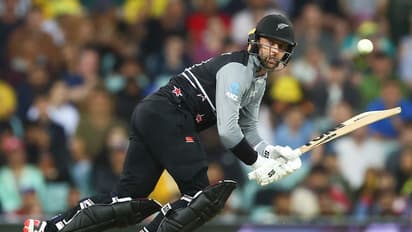 వాళ్లూ కొడుతున్నారు.. భారీ లక్ష్య ఛేదనలో ధీటుగా ఆడుతున్న కివీస్.. బ్రేక్ ఇచ్చిన శార్దూల్ 