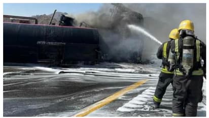അപകടം; ഇന്ധനം ചോര്ന്ന് പെട്രോള് ടാങ്കര് കത്തിനശിച്ചു
