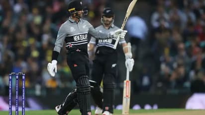 ടി20 ലോകകപ്പ്: ഓസ്‌ട്രേലിയ സ്വന്തം കാണികള്‍ക്ക് മുന്നില്‍ നാണം കെട്ടു; ആദ്യ ജയം ന്യൂസിലന്‍ഡിന്