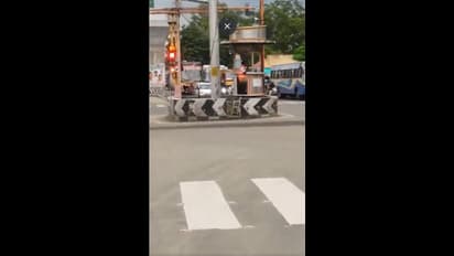 ”டேய் பொடியா ஹெல்மெட் போடு” கொங்கு தமிழில் கோவை போலீசின் வைரல் வீடியோ..