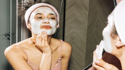 உங்கள் முகம் மென்மையாக, பளபளப்பாக இருக்கனுமா? அப்போ இந்த ஃபேஸ் வாஷ் யூஸ் பண்ணுங்க..!!
