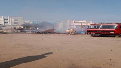 విజయవాడలో విషాదం: బాణసంచా దుకాణంలో అగ్నిప్రమాదం, ఇద్దరు  సజీవ దహనం