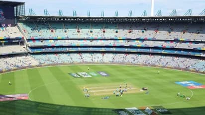 മഴ മാറി മെല്ബണ്, ദീപാവലി ആഘോഷത്തിന് ടീം ഇന്ത്യ! പാകിസ്ഥാനെതിരെ രോഹിത്തിന് ടോസ്; പ്ലേയിംഗ് ഇലവനുകള്