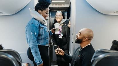 ಆಕಾಶದಲ್ಲಿ ಹಾರಾಡುತ್ತಲೇ ಗರ್ಲ್ಫ್ರೆಂಡ್ಗೆ ಪ್ರಪೋಸ್: ವಿಶಿಷ್ಟ ಪ್ರೇಮಕತೆಗೆ ಏರ್ಲೈನ್ಸ್ ನೆರವು..!