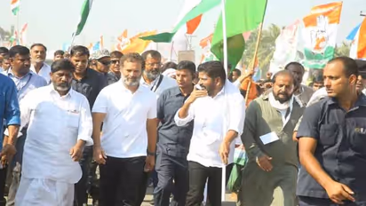 राहुल गांधी की दीवाली गिफ्ट: ड्राइवरों व मजदूरों को सोने के सिक्के-मिठाई देकर बोले-नफरत को हराएंगे