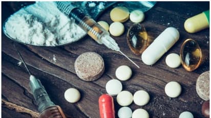 മുംബൈയിൽ നിന്ന് പാഴ്സൽ വഴിയെത്തിച്ചത് 2000 ലഹരി ഗുളികകൾ, കൊല്ലത്ത് രണ്ട് പേർ പിടിയിൽ