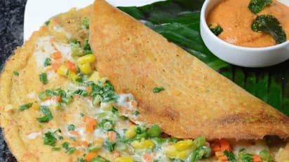 குழந்தைகள் விரும்பி சாப்பிடக் கூடிய வெஜிடபிள் சீஸ் தோசை!!!