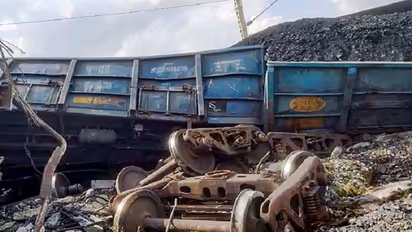 20 wagons of coal-laden goods train derail in Maharashtra; many passenger trains cancelled