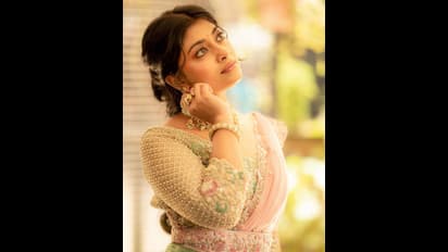 மாளவிகா மோகனன், ராஷ்மிகா, உள்ளிட்ட 15 நடிகைகள் கலர் ஃபுல் ஆடையில்... தீபாவளி கொண்டாடிய புகைப்படங்கள்!