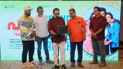 അറബിക്കടലിന്റെ നടുവിലെ സംഗീത സായാഹ്നം ; വ്യത്യസ്തമായ മ്യൂസിക് ലോഞ്ചുമായി 'ഹയ' ടീം