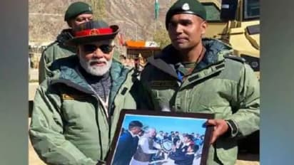 21 ವರ್ಷದ ಬಳಿಕ ಯೋಧನ ಜೊತೆ PM Modi ಪುನರ್ಮಿಲನ