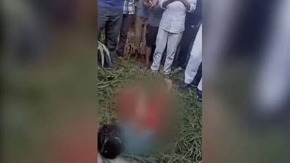 মানুষ আর ঠিক কতটা নির্মম হবে? রক্তাক্ত কিশোরী হাসপাতালে না দিয়ে তার ভিডিও করতেই ব্যস্ত জনতা