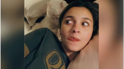 'ഇത്തവണ ആഘോഷം ബെഡില്'; ചിത്രങ്ങള് പങ്കുവച്ച് ആലിയ ഭട്ട്