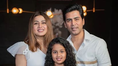 குடும்பத்துடன் தீபாவளி கொண்டாடிய பிரபலங்கள்..வைரல் போட்டோஸ்